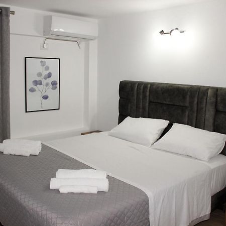 סרנדה Elite Hotel מראה חיצוני תמונה
