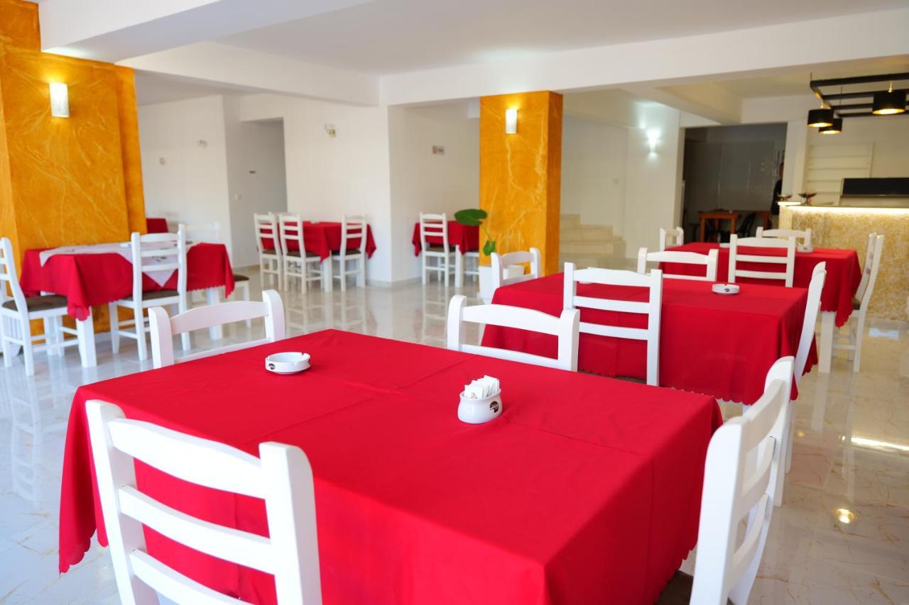סרנדה Elite Hotel מראה חיצוני תמונה