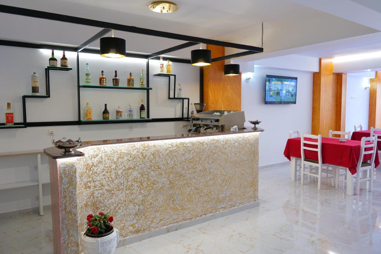 סרנדה Elite Hotel מראה חיצוני תמונה