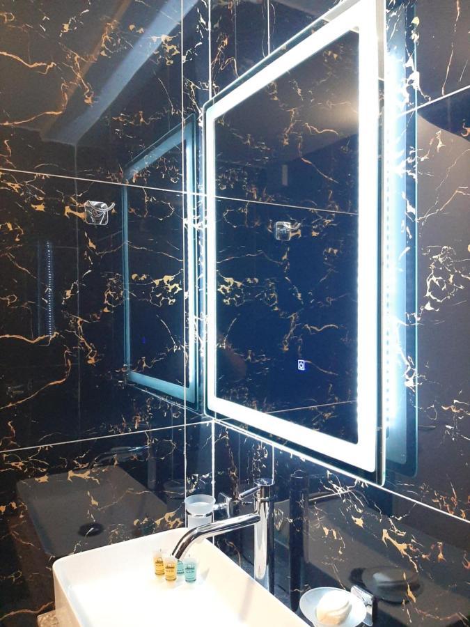 סרנדה Elite Hotel מראה חיצוני תמונה