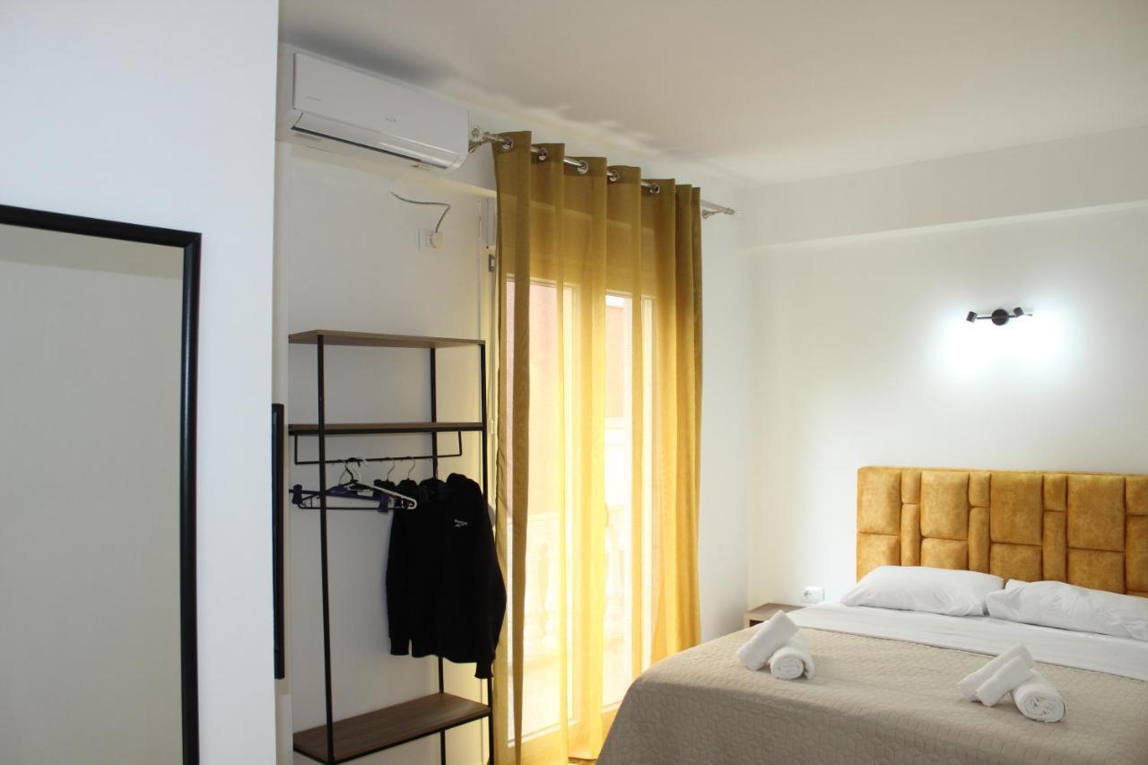 סרנדה Elite Hotel מראה חיצוני תמונה