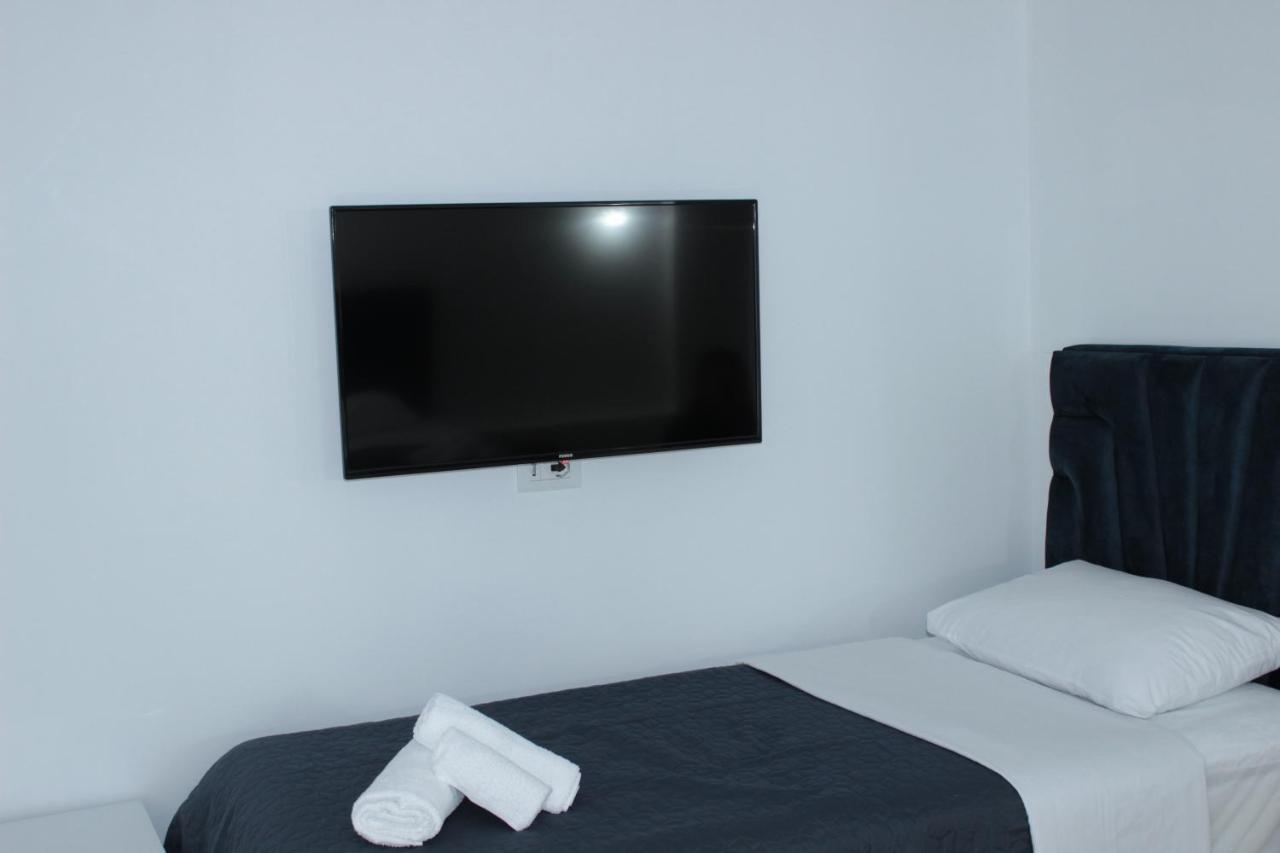 סרנדה Elite Hotel מראה חיצוני תמונה