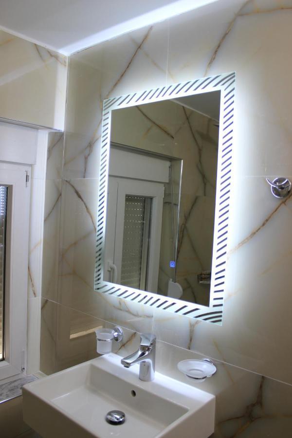 סרנדה Elite Hotel מראה חיצוני תמונה