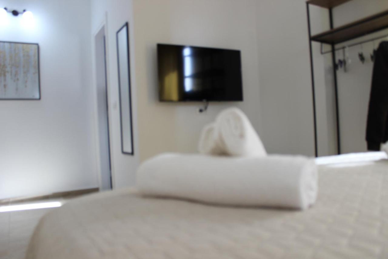 סרנדה Elite Hotel מראה חיצוני תמונה