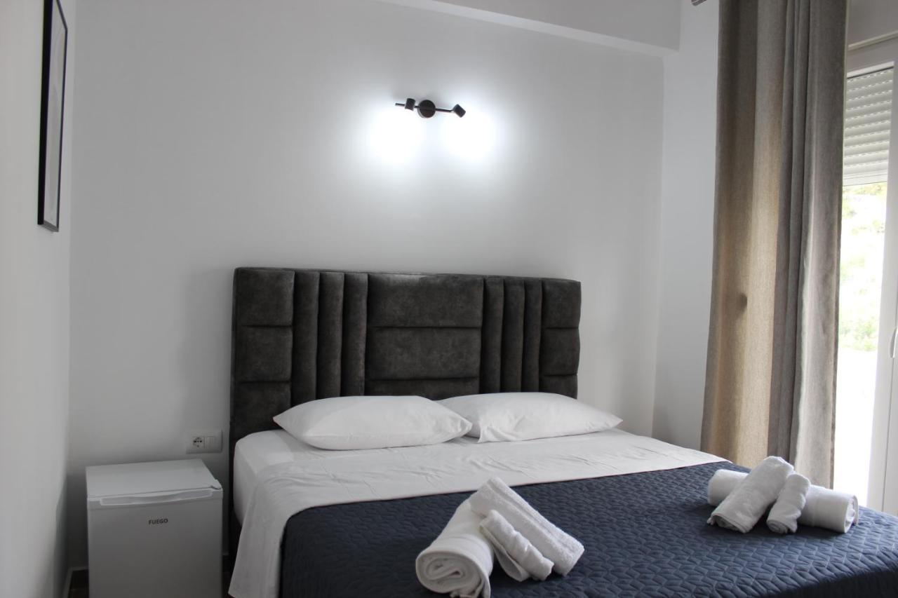 סרנדה Elite Hotel מראה חיצוני תמונה
