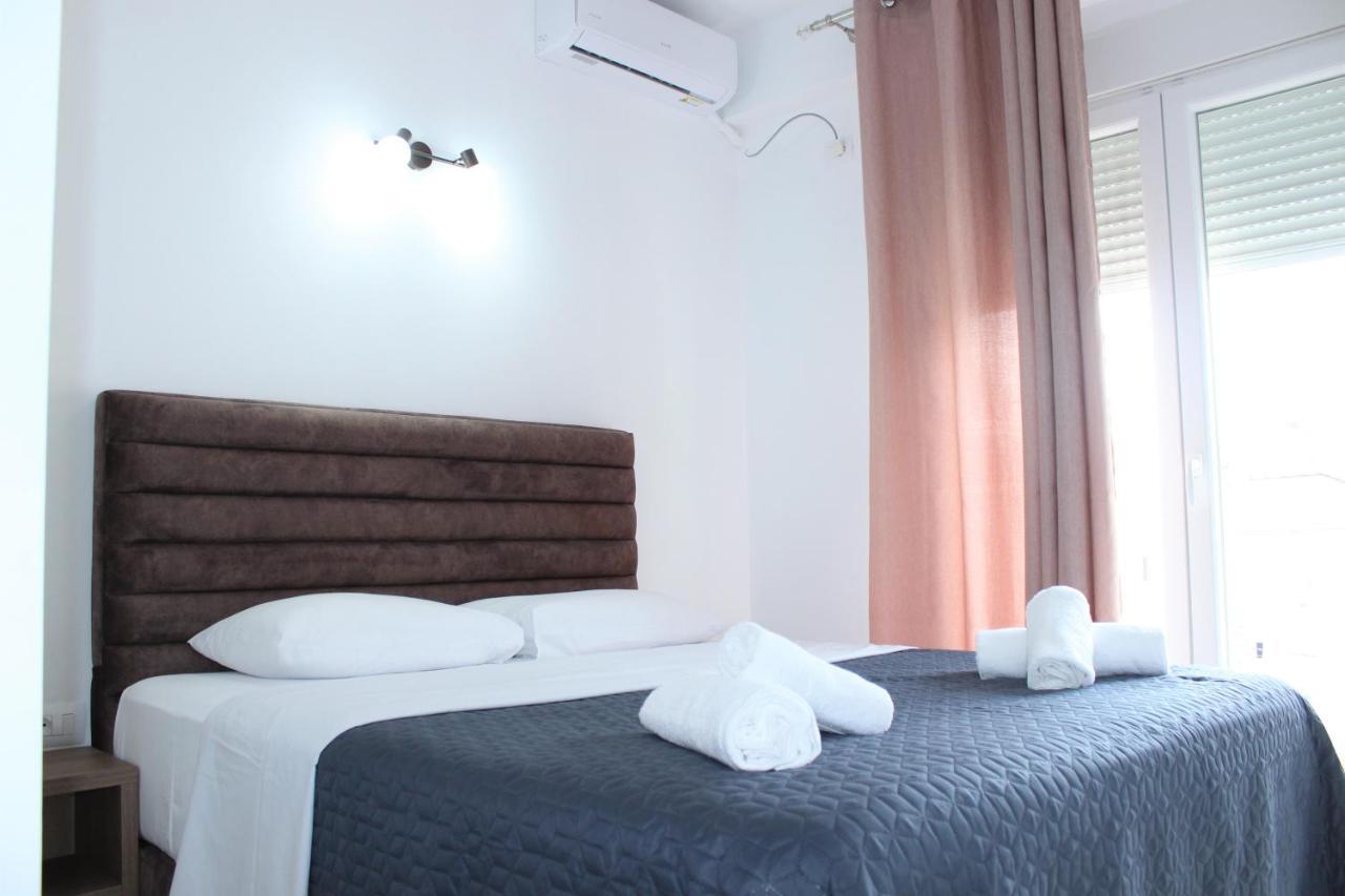 סרנדה Elite Hotel מראה חיצוני תמונה