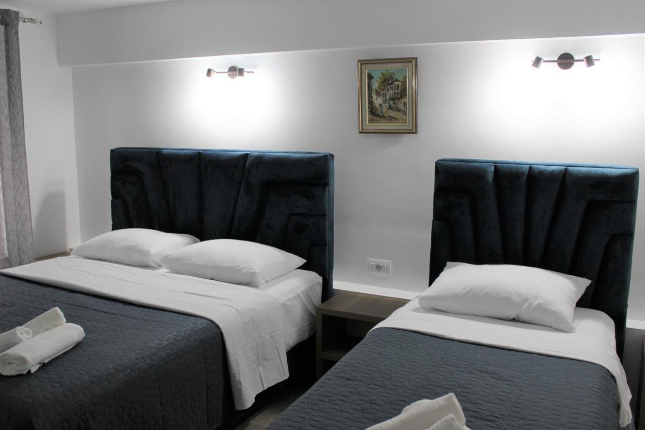 סרנדה Elite Hotel מראה חיצוני תמונה