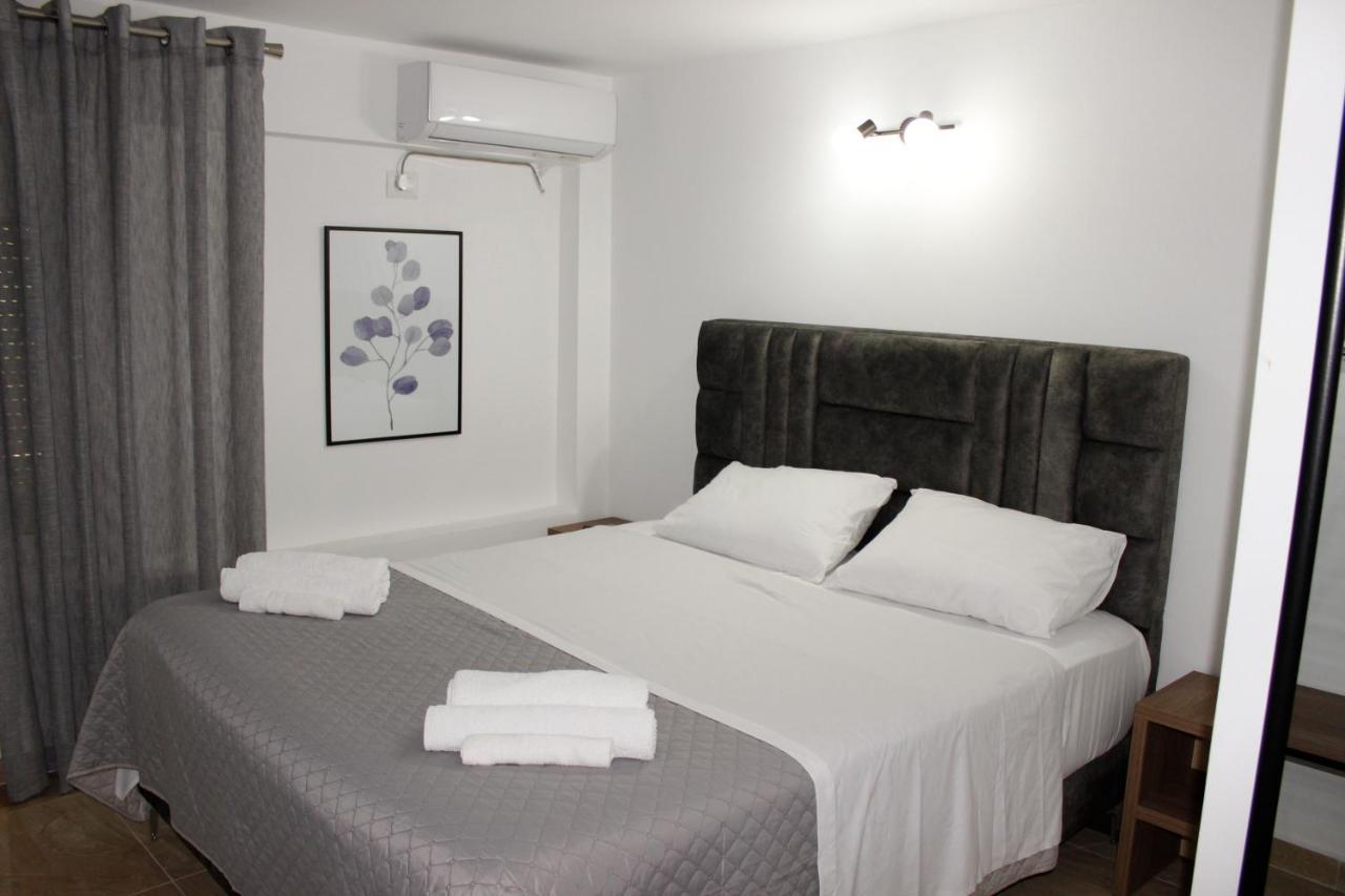 סרנדה Elite Hotel מראה חיצוני תמונה