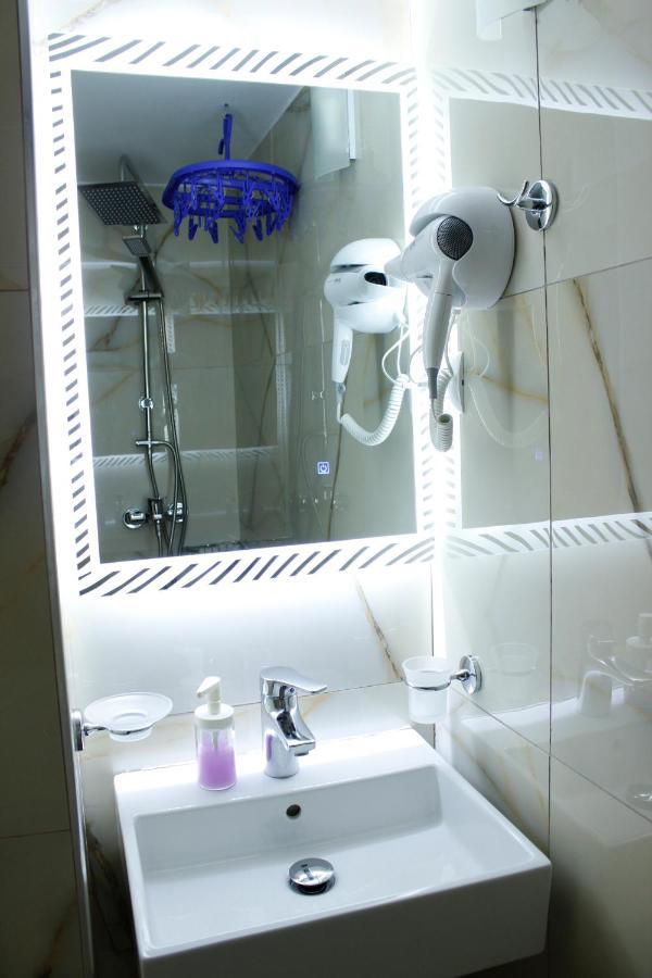 סרנדה Elite Hotel מראה חיצוני תמונה