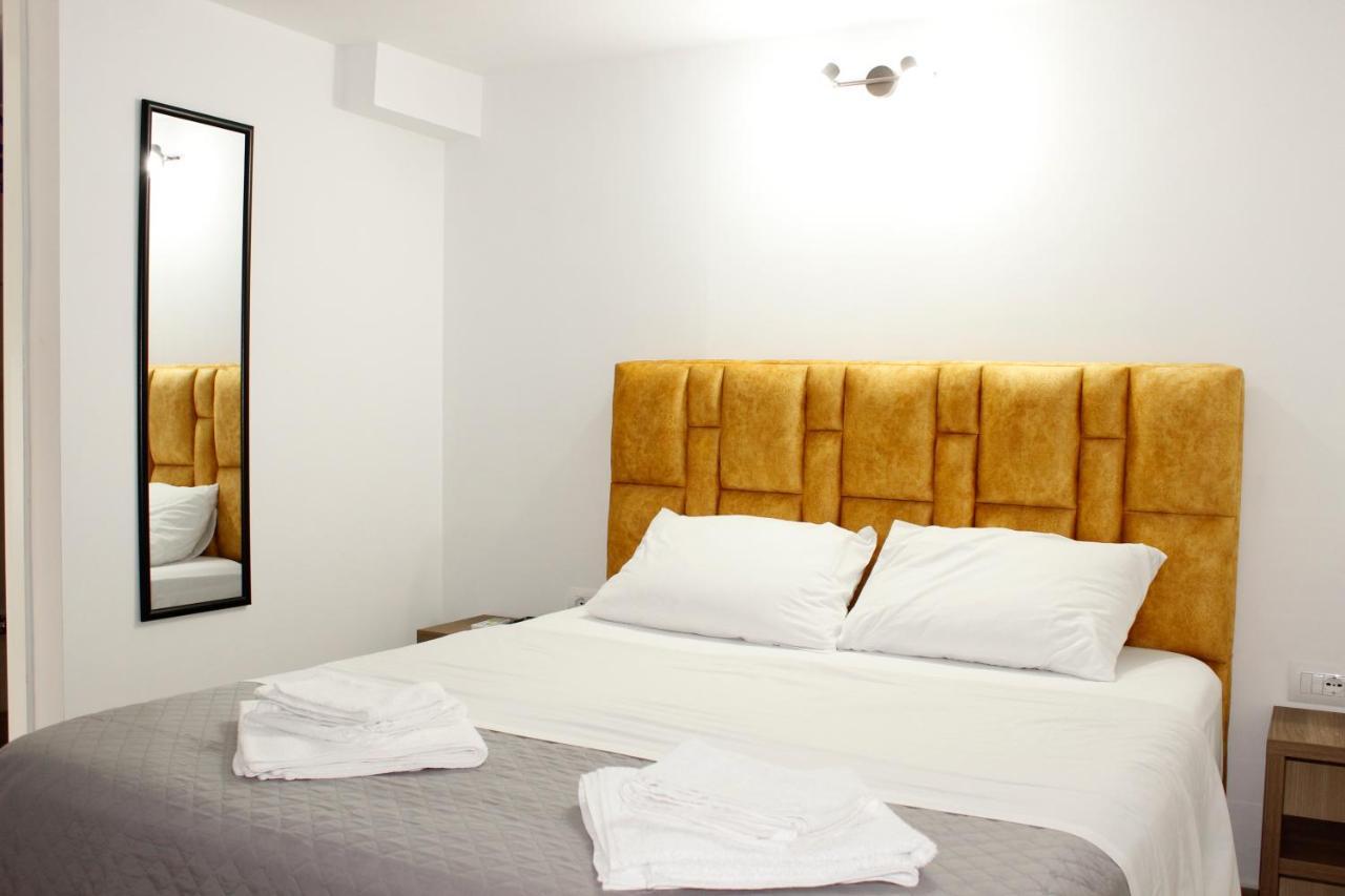 סרנדה Elite Hotel מראה חיצוני תמונה