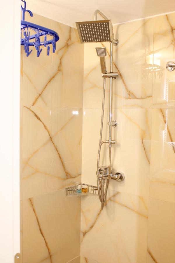 סרנדה Elite Hotel מראה חיצוני תמונה