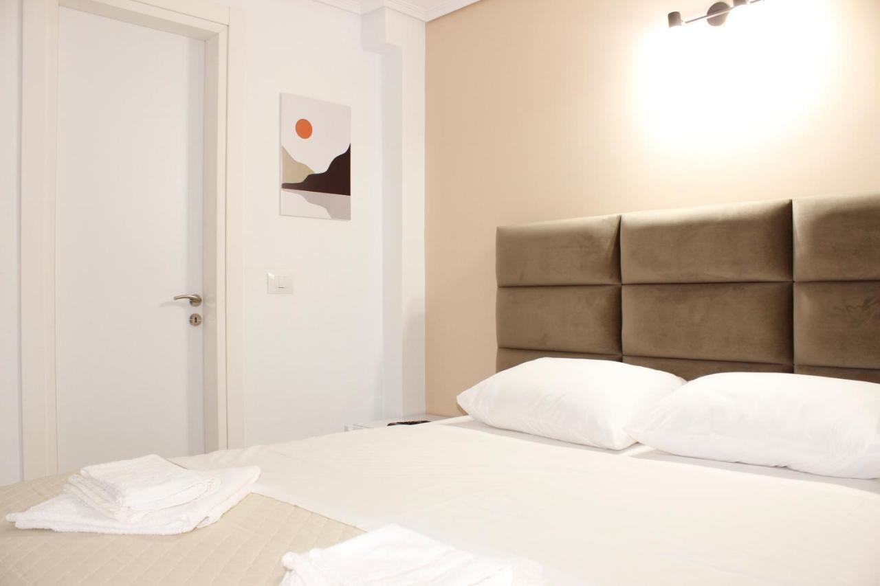 סרנדה Elite Hotel מראה חיצוני תמונה