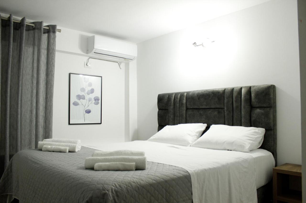 סרנדה Elite Hotel מראה חיצוני תמונה