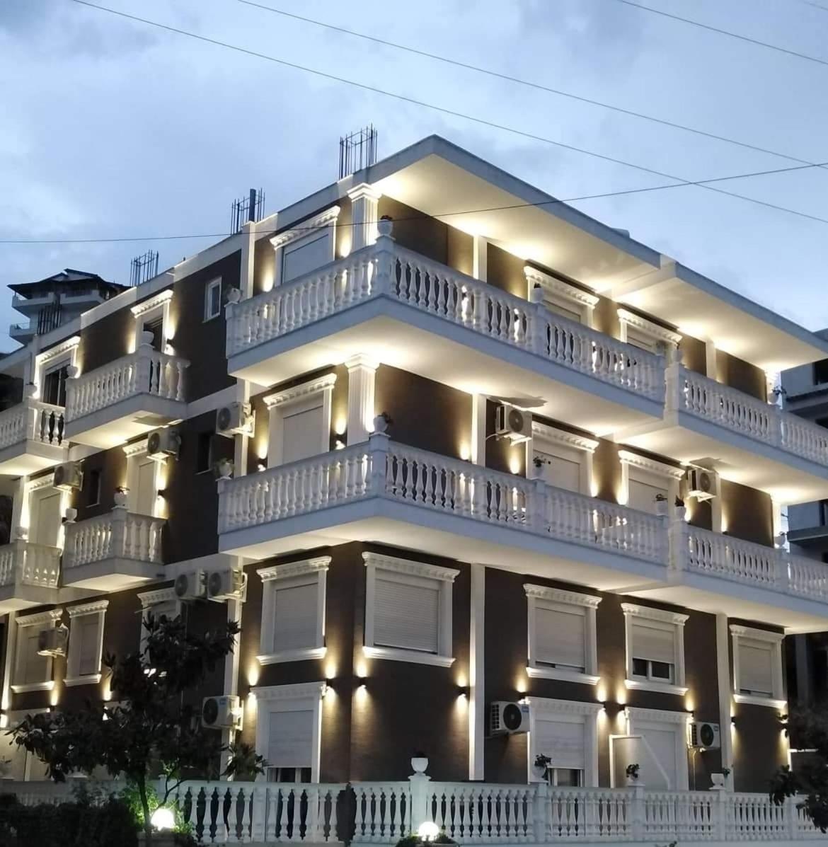 סרנדה Elite Hotel מראה חיצוני תמונה